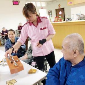  108年1月 手眼協調玩桌遊